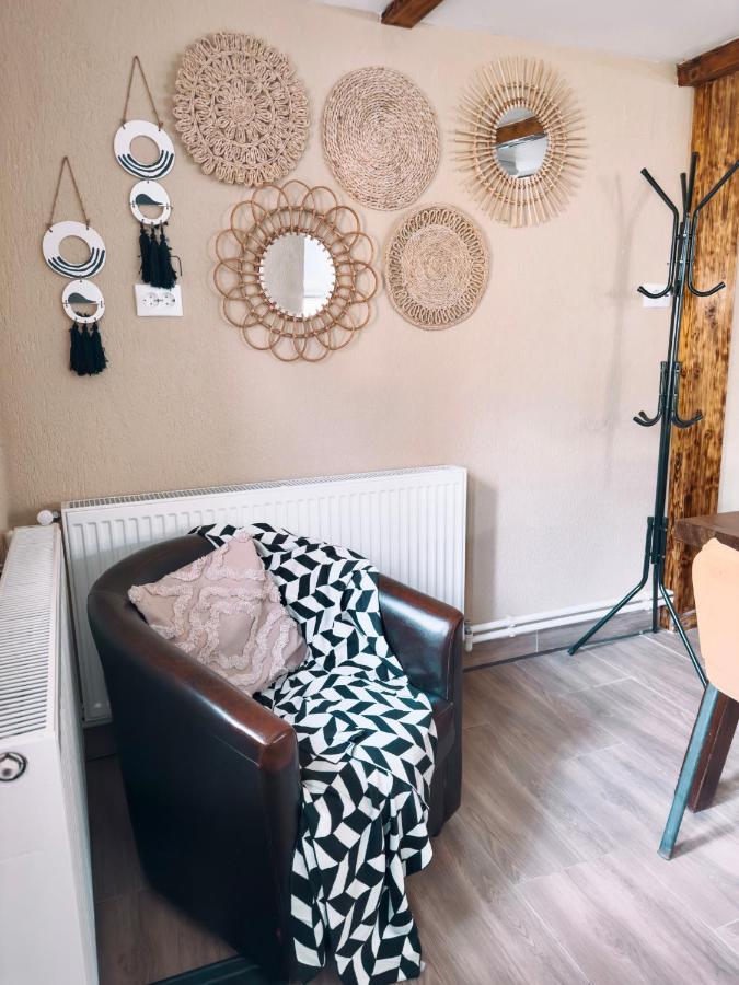 Yard Studio Rasnov Apartment Luaran gambar