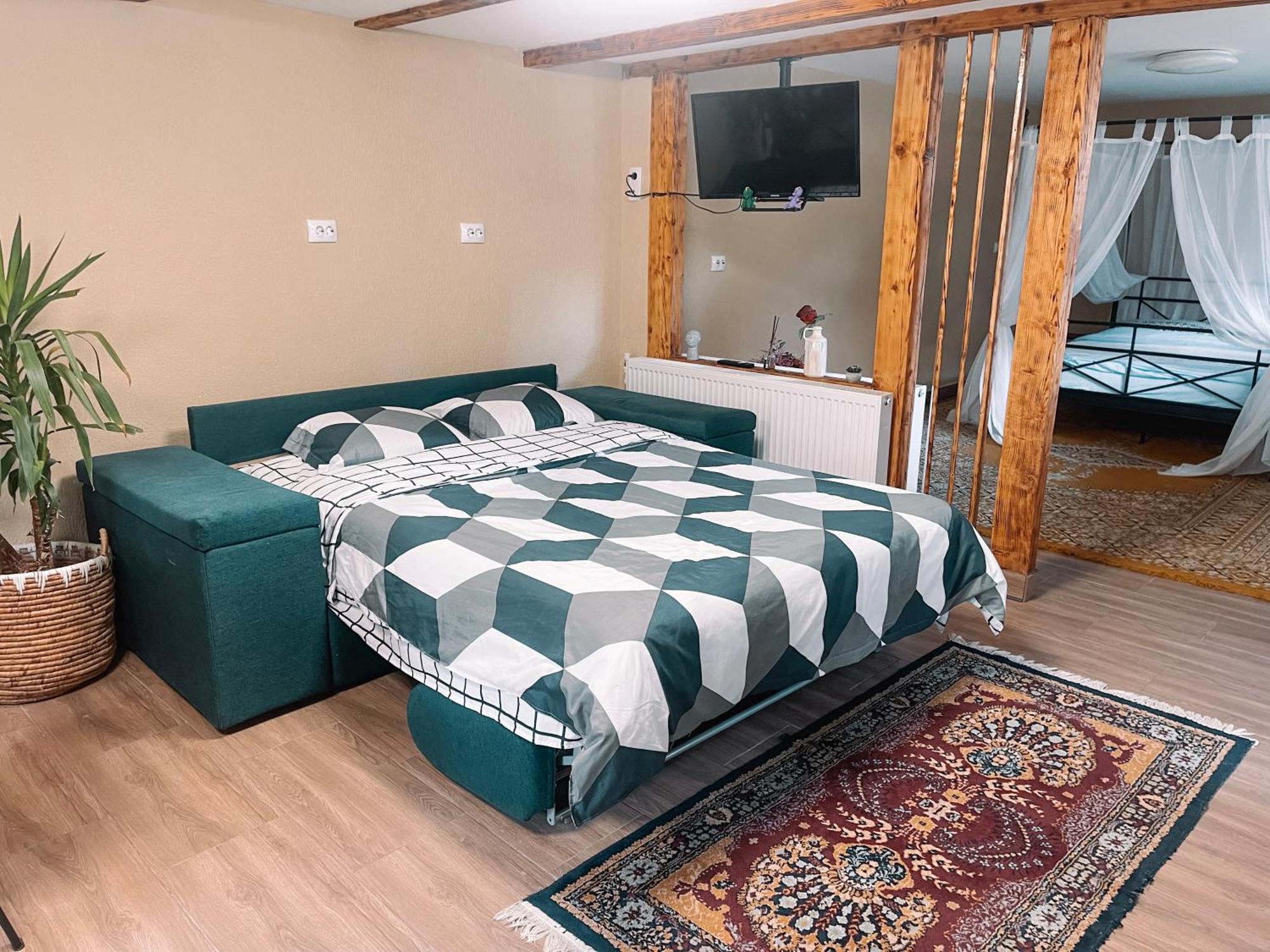 Yard Studio Rasnov Apartment Luaran gambar